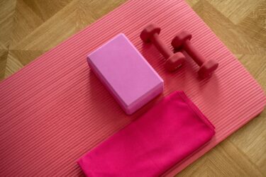 🧘‍♀️【初心者必見】ヨガ・ピラティスに行くときの持ち物リスト！快適レッスンのための準備ガイド🧘‍♂️